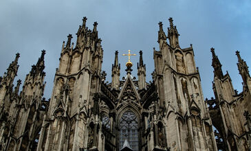 İzmir Çıkışlı Görkemli Üçlü Benelüx – Fransa – Almanya Turu Sunexpress Havayolları ile  7 Gece Sevgililer Günü Özel ATS001