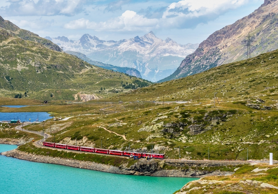 Klasik İtalya ve Bernina Express ile İsviçre Turu Pegasus Havayolları İle 6 Gece 7 Gün BGY-FCO IS001